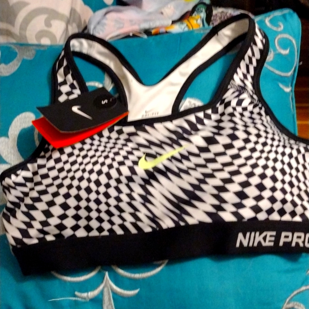 Nike Pro checker drI-fit sports bra